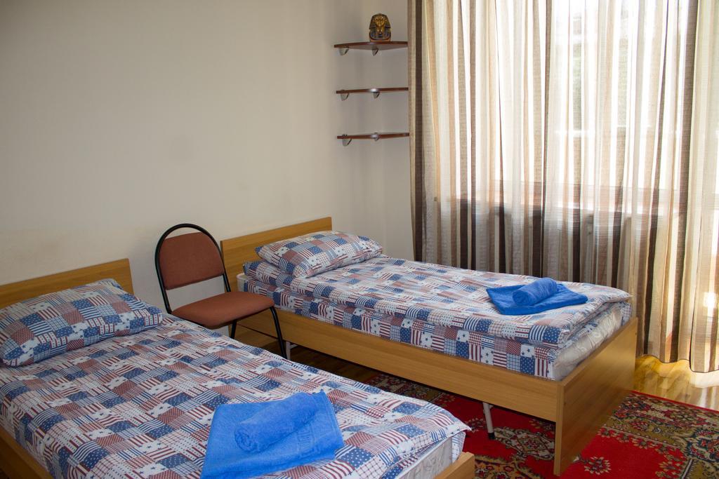 Ala Hostel Almaty Exterior photo